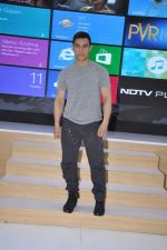 Aamir Khan at Windows 8 launch in Inorbit Mall, Mumbai on 11th Nov 2012 (33).JPG